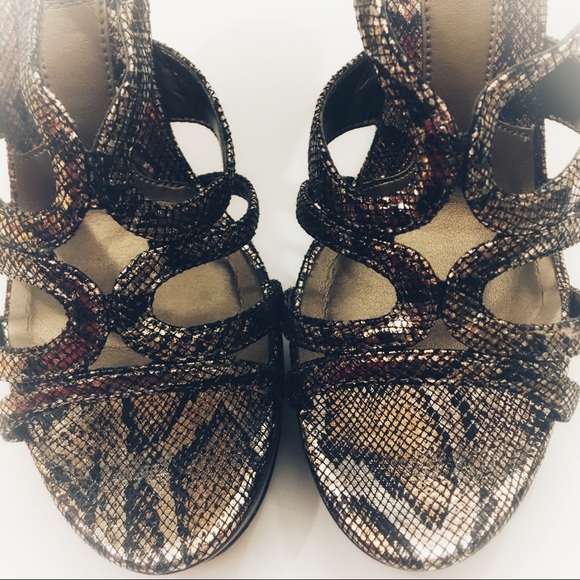 WHBM Karley Copper Metallic Strappy Platform Heels - Picture 4 of 8